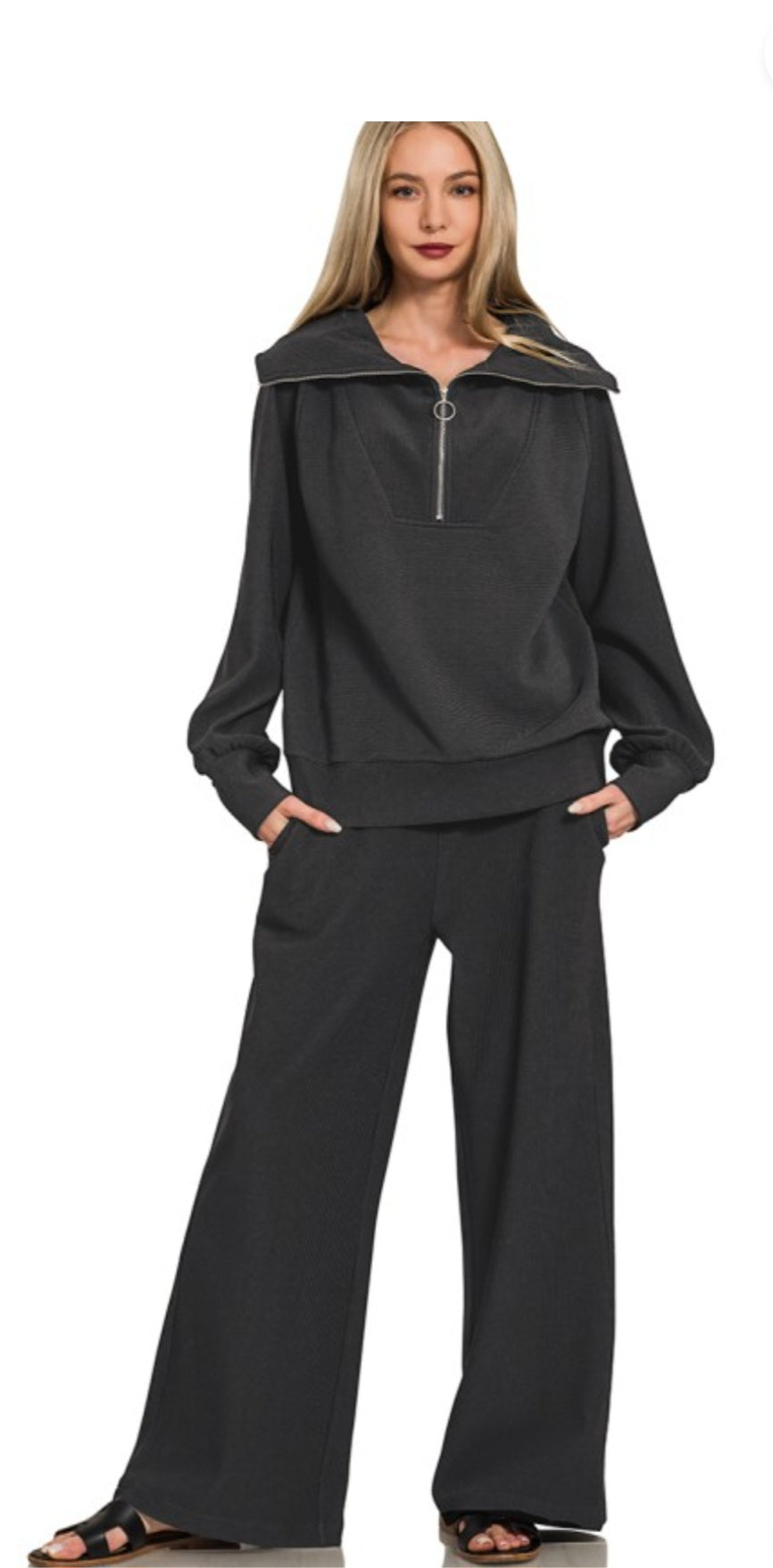 Bougie in Black Jog set