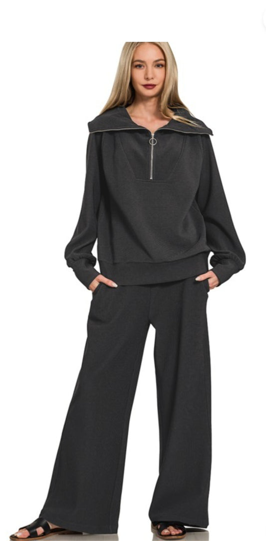 Bougie in Black Jog set